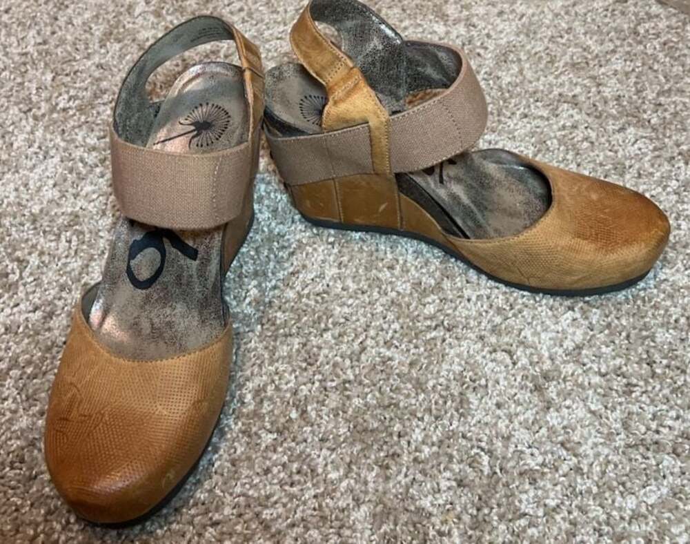 OTBT Rexburg Wedge Sandals Tan Leather Textile Size 7M - Picture 3 of 10